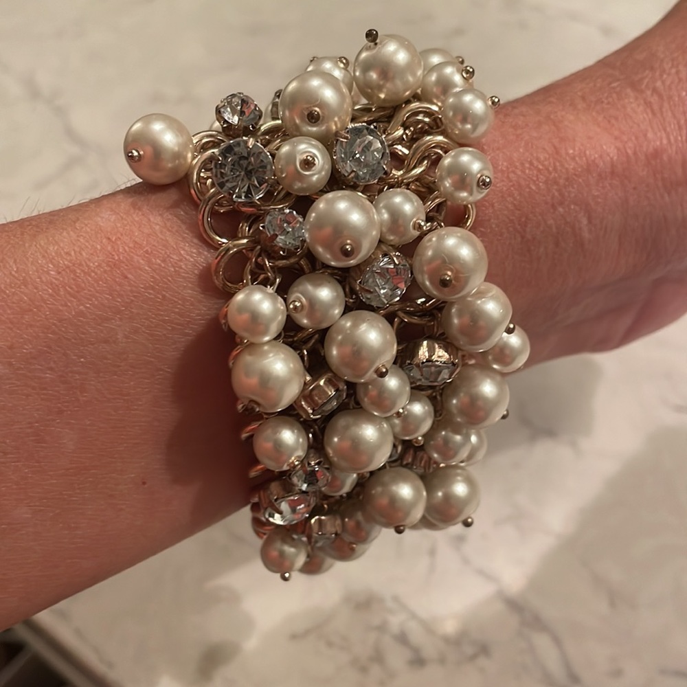 Ann Taylor faux pearl and diamond bauble bracelet